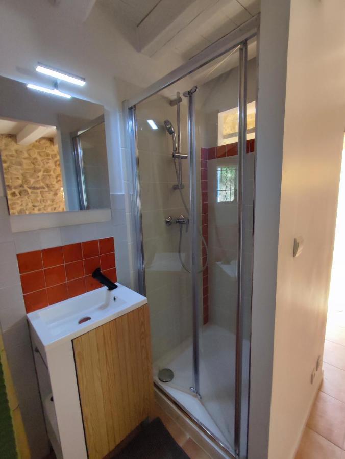 un pied dans la forêt La Capelle-et-Masmolene Extérieur photo